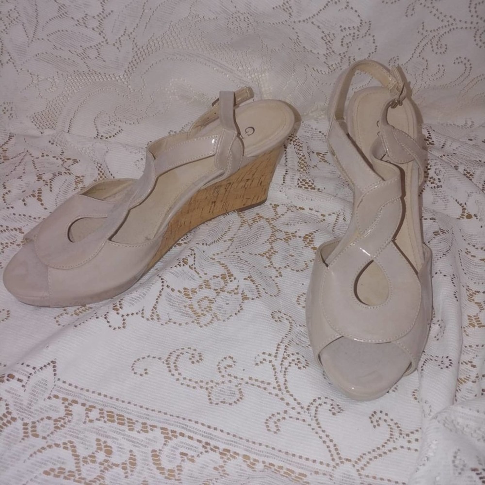 Guess WGPreslie Peep Toe Cork Wedge Sandals Sz. 8.5